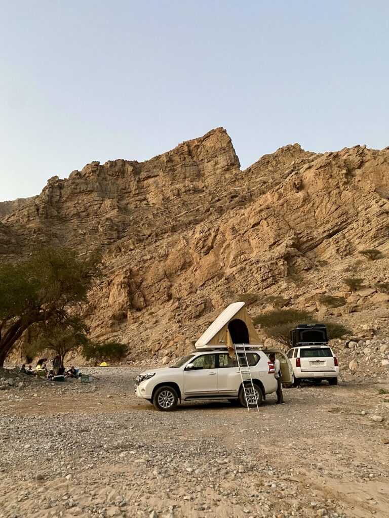 Wadii Naqab with roof top tent